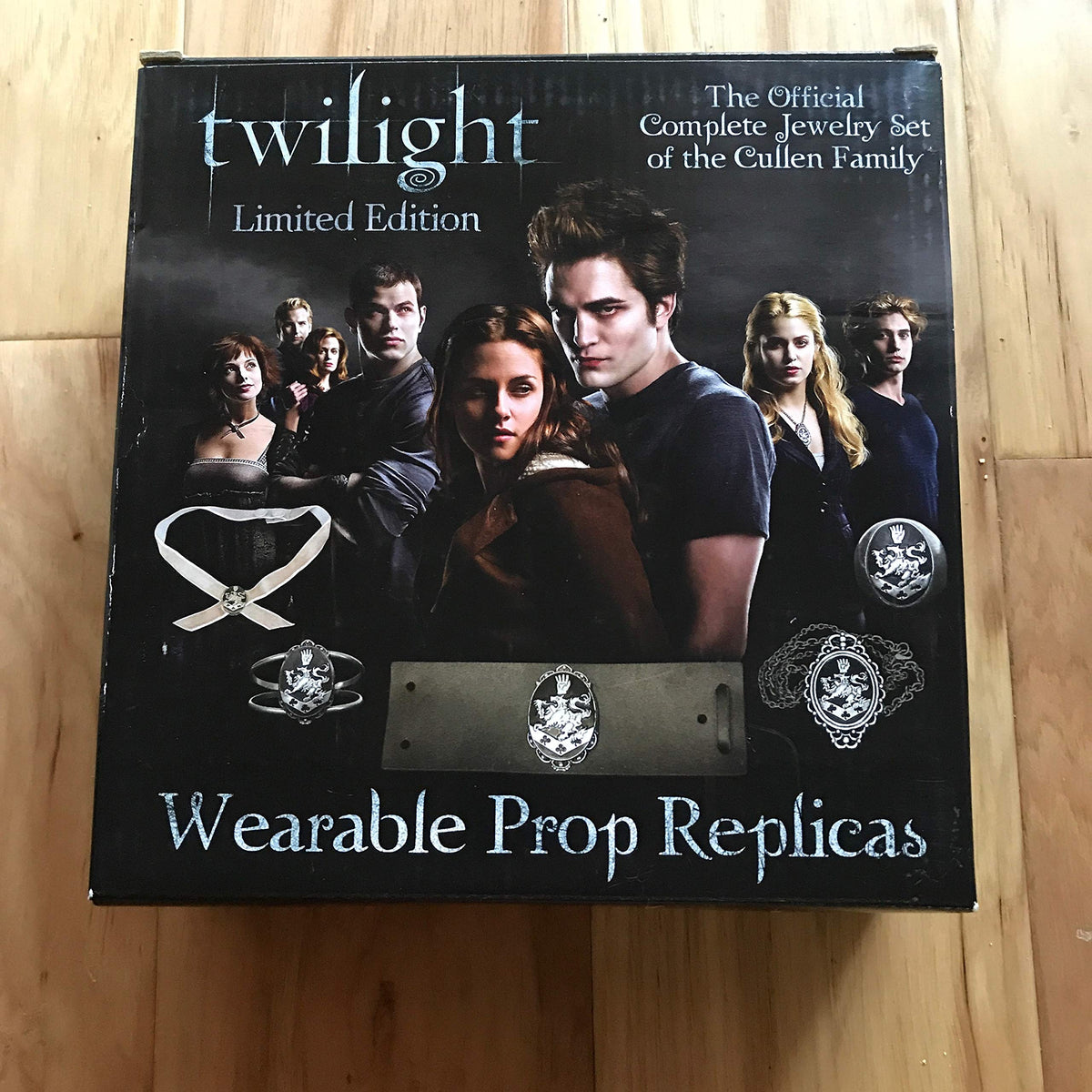 NECA Twilight Limited Edition Official Complete Jewelry Set of the Cullen Family