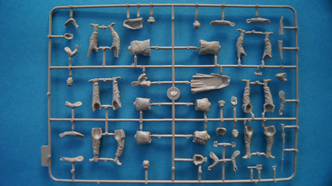 Master Box German Captives 1944 (5 and 1 Russian Soldier) Figure Model Building Kits (1:35 Scale)