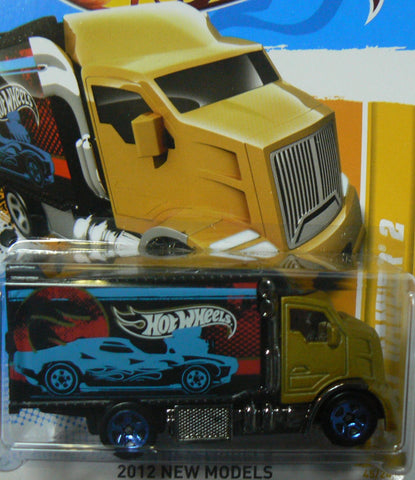 2011 HOT WHEELS HIGHWAY HAULER 2 45/247 45 of 50 in series mack truck