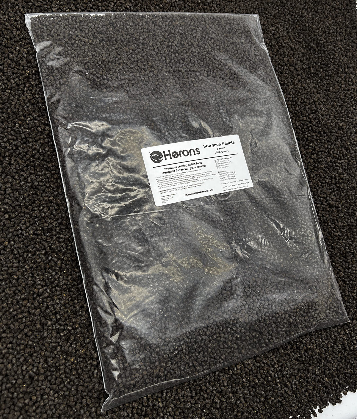 HERONS - Premium Sturgeon Pellets, 3mm Premium Fish Food, For all Sturgeon Species, Sterlets, Improves Growth and Enhances Immune System, High Protein, Sinking Pellets - 1Kg